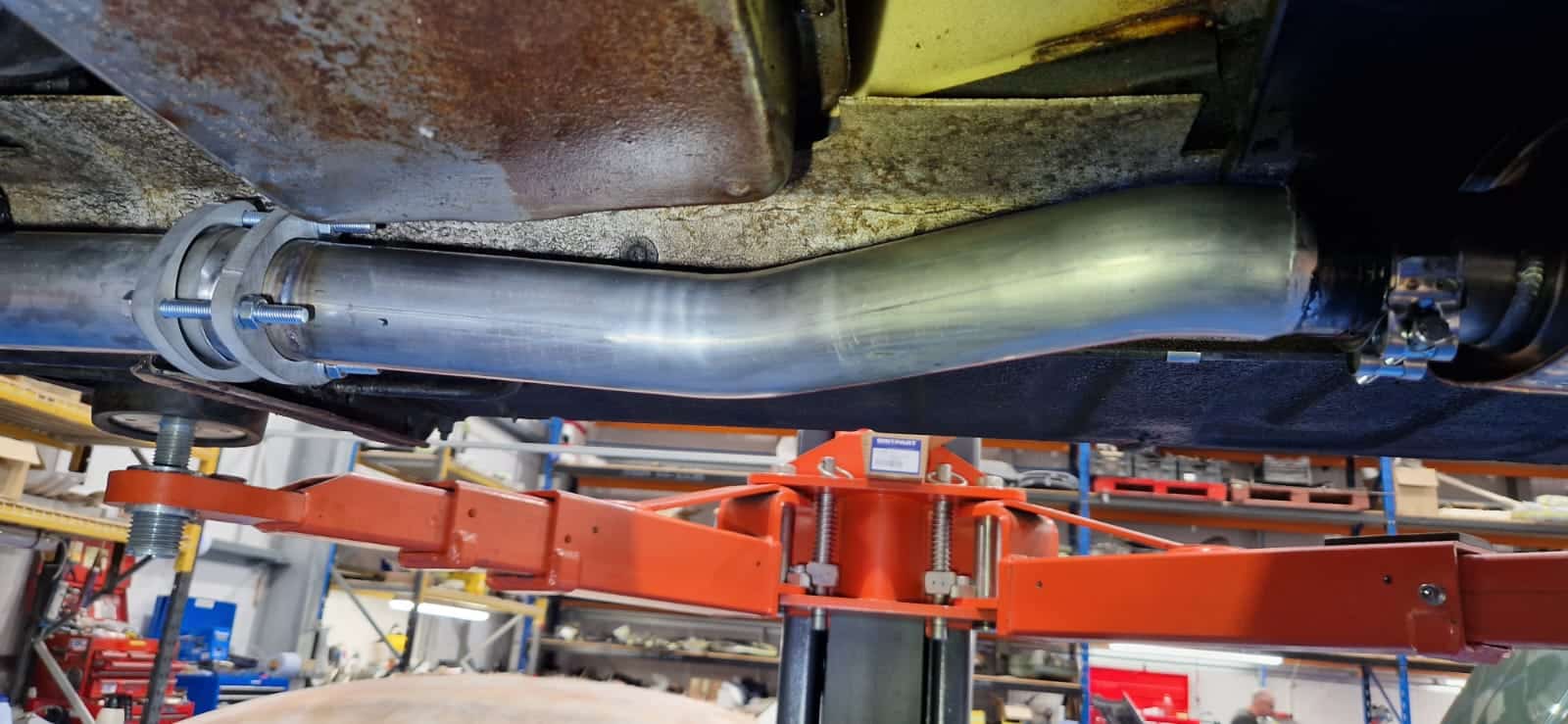 1972 Jaguar E-Type Manifold Replacement
