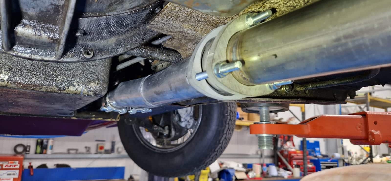 1972 Jaguar E-Type Manifold Replacement