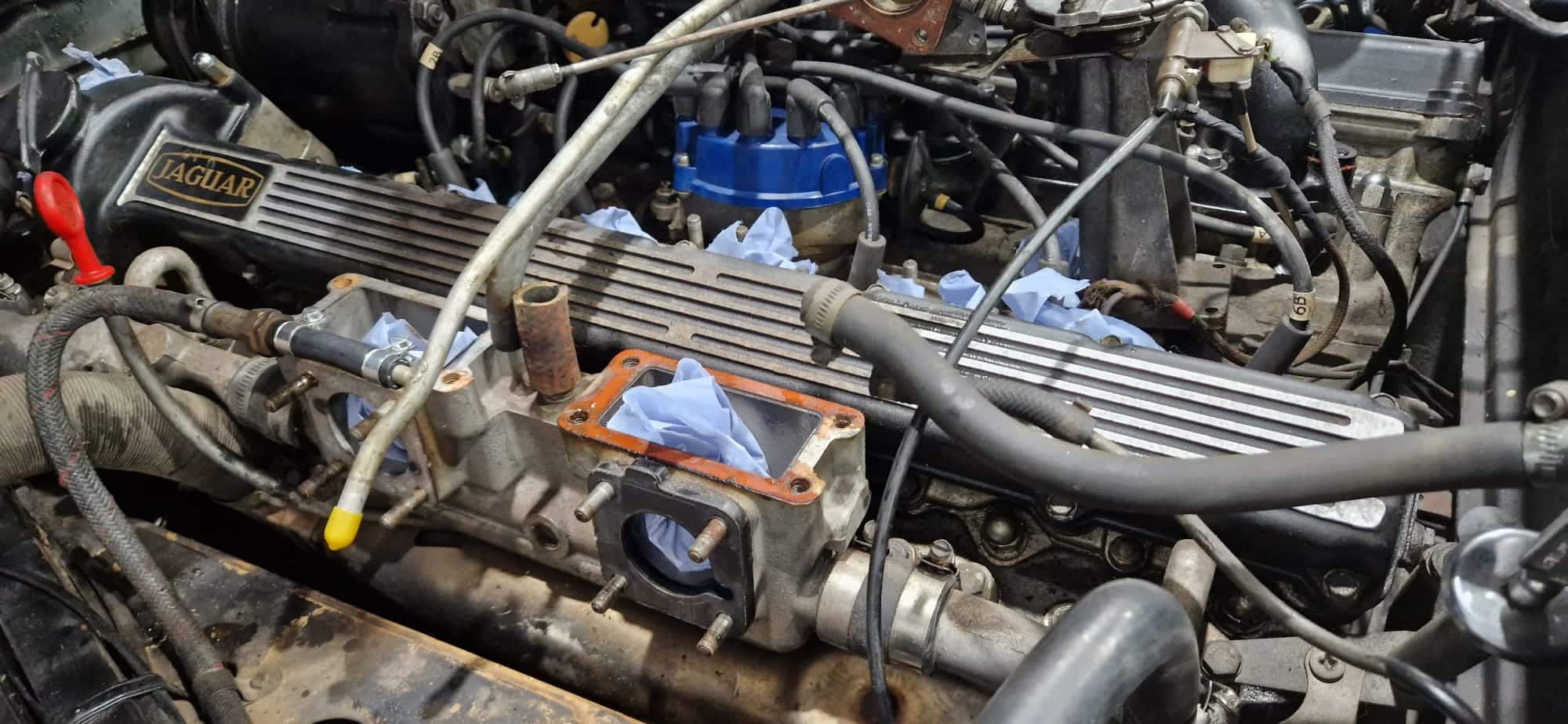 12122022 1972 Jaguar E Type Stripping Manifolds 1 1