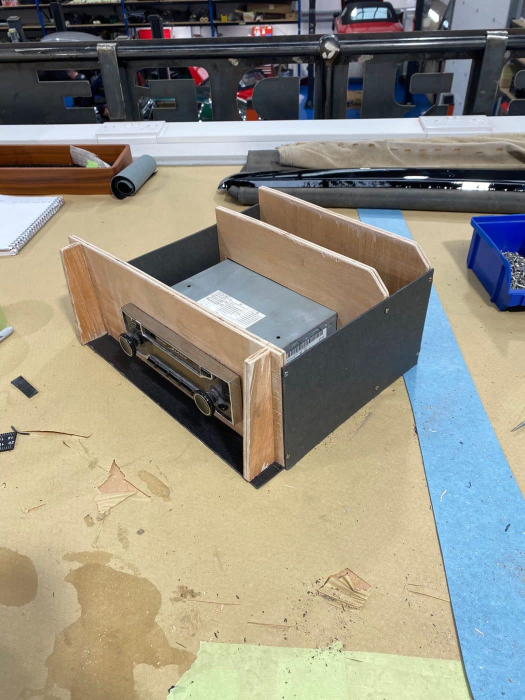 12122022 1979 Arrow Ferrari Daytona Glovebox Radio 7 1