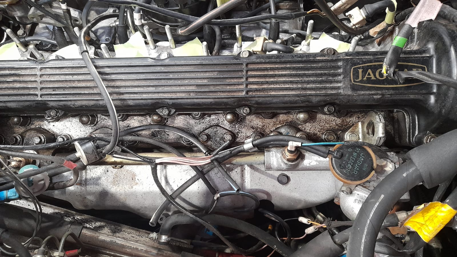 12122022 1988 Jaguar XJS Convertible Rocker Cover Gasket 31 1