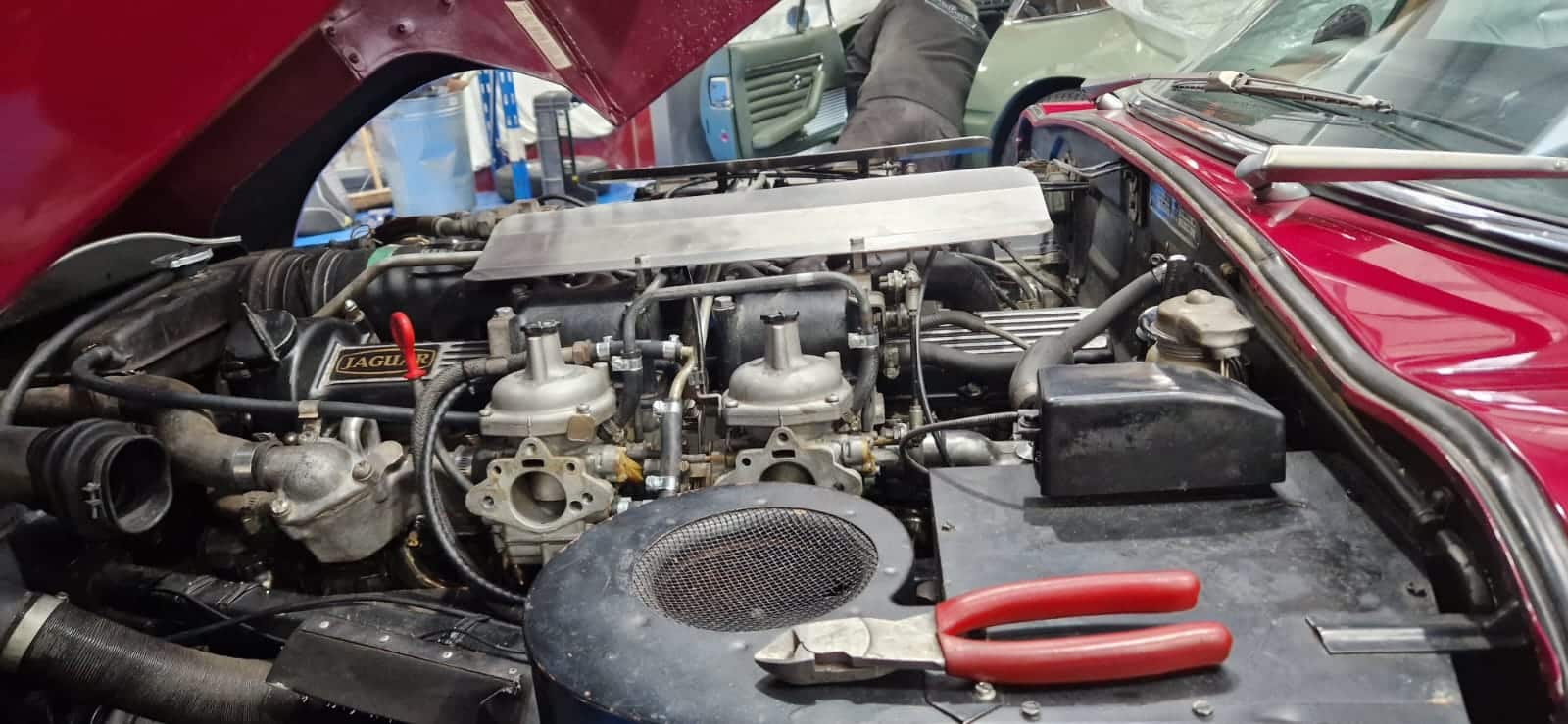 19122022 1972 Jaguar E Type V12 Series 3 Reassembly Carbs Exhaust Blow Needle Valves 2 1