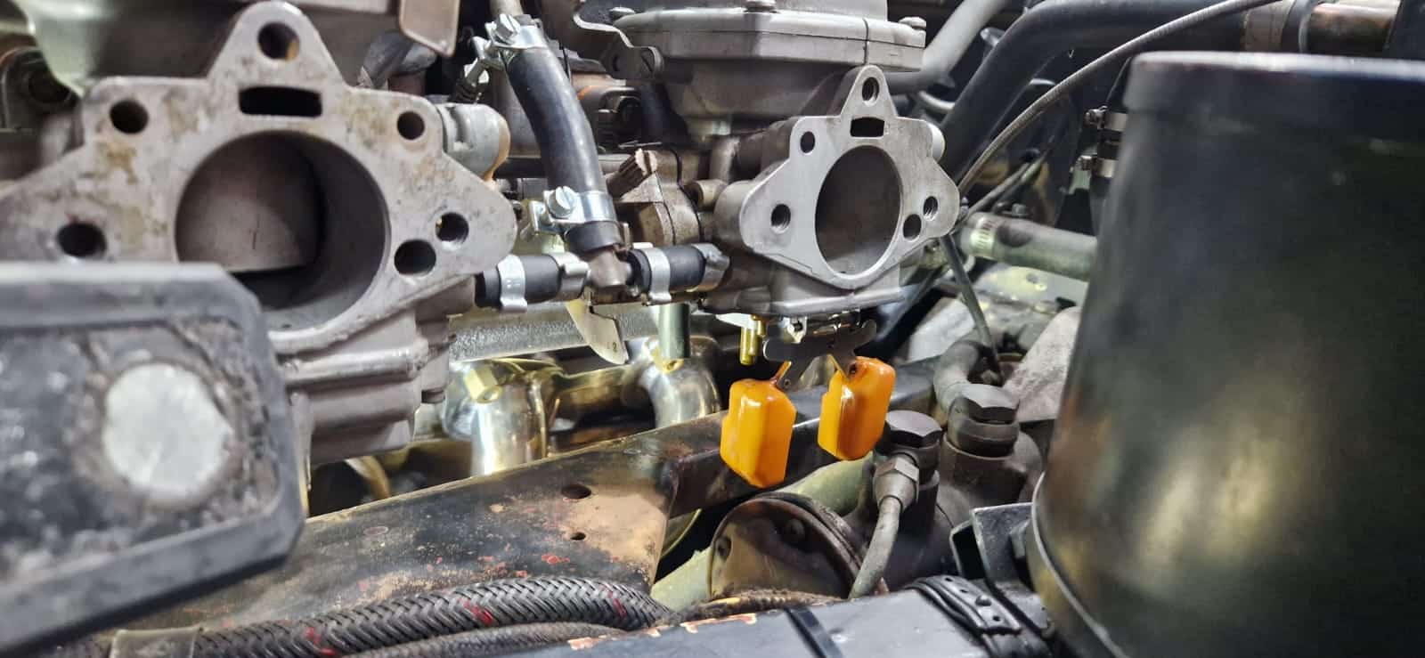 19122022 1972 Jaguar E Type V12 Series 3 Reassembly Carbs Exhaust Blow Needle Valves 7 1