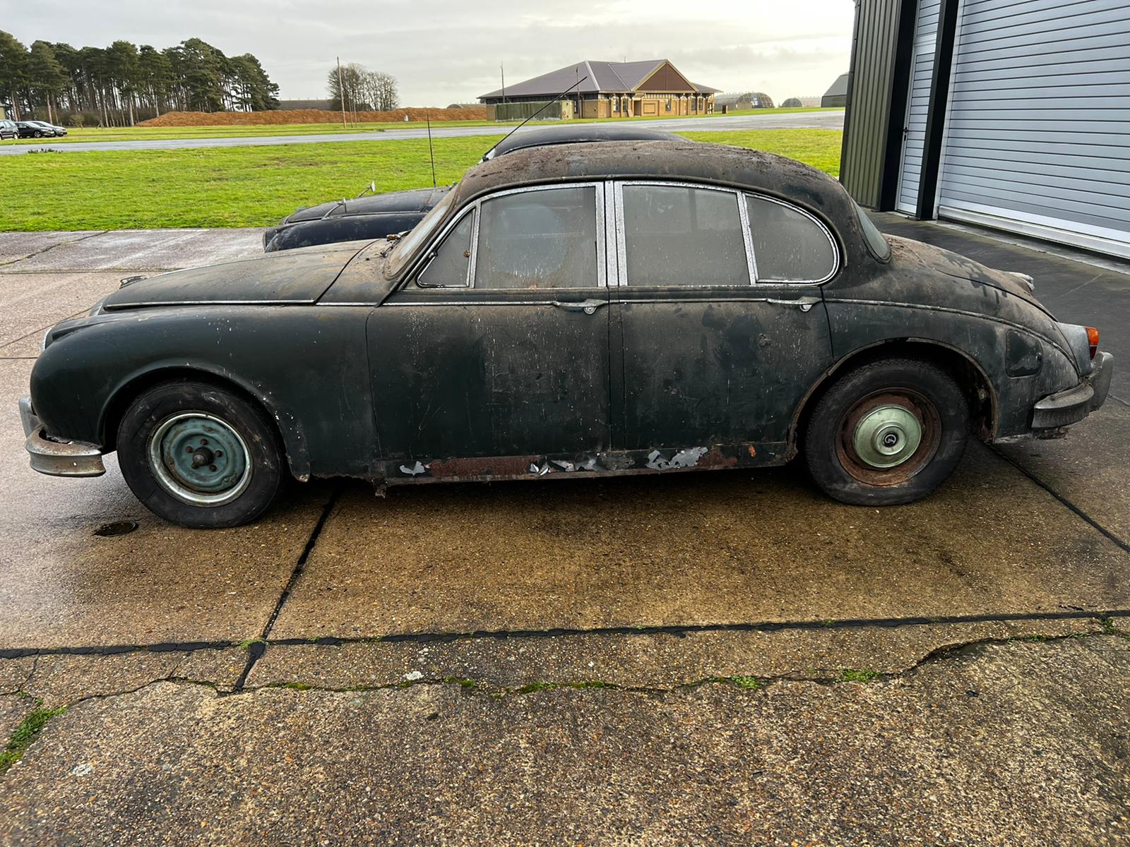 22122022 1964 Daimler V8 250 12 1