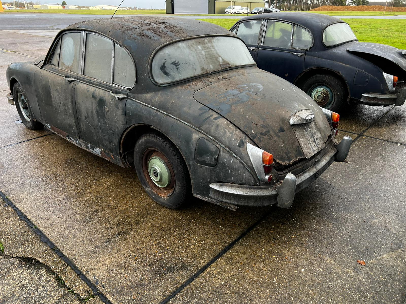 22122022 1964 Daimler V8 250 13 1