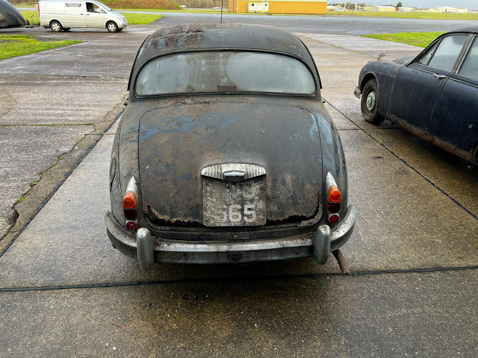 22122022 1964 Daimler V8 250 14 1