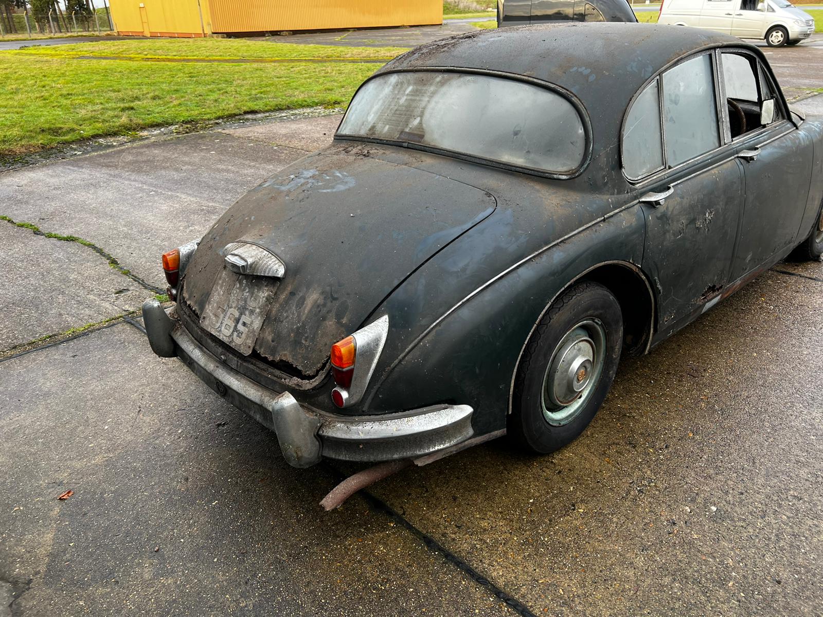 22122022 1964 Daimler V8 250 15 1