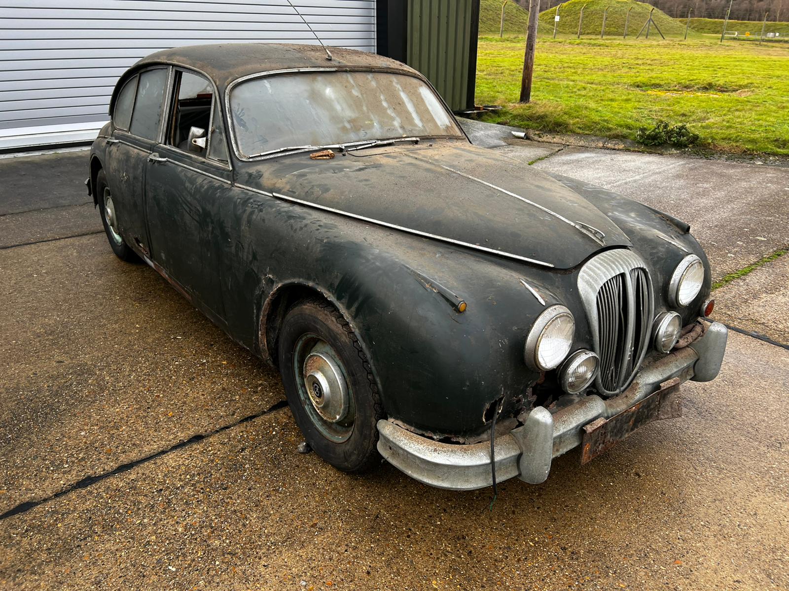 22122022 1964 Daimler V8 250 17 1