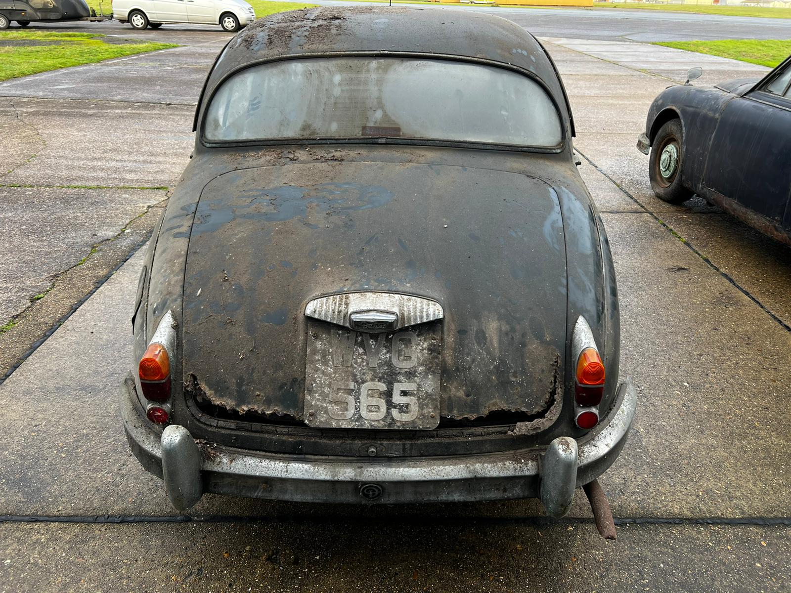 22122022 1964 Daimler V8 250 18 1