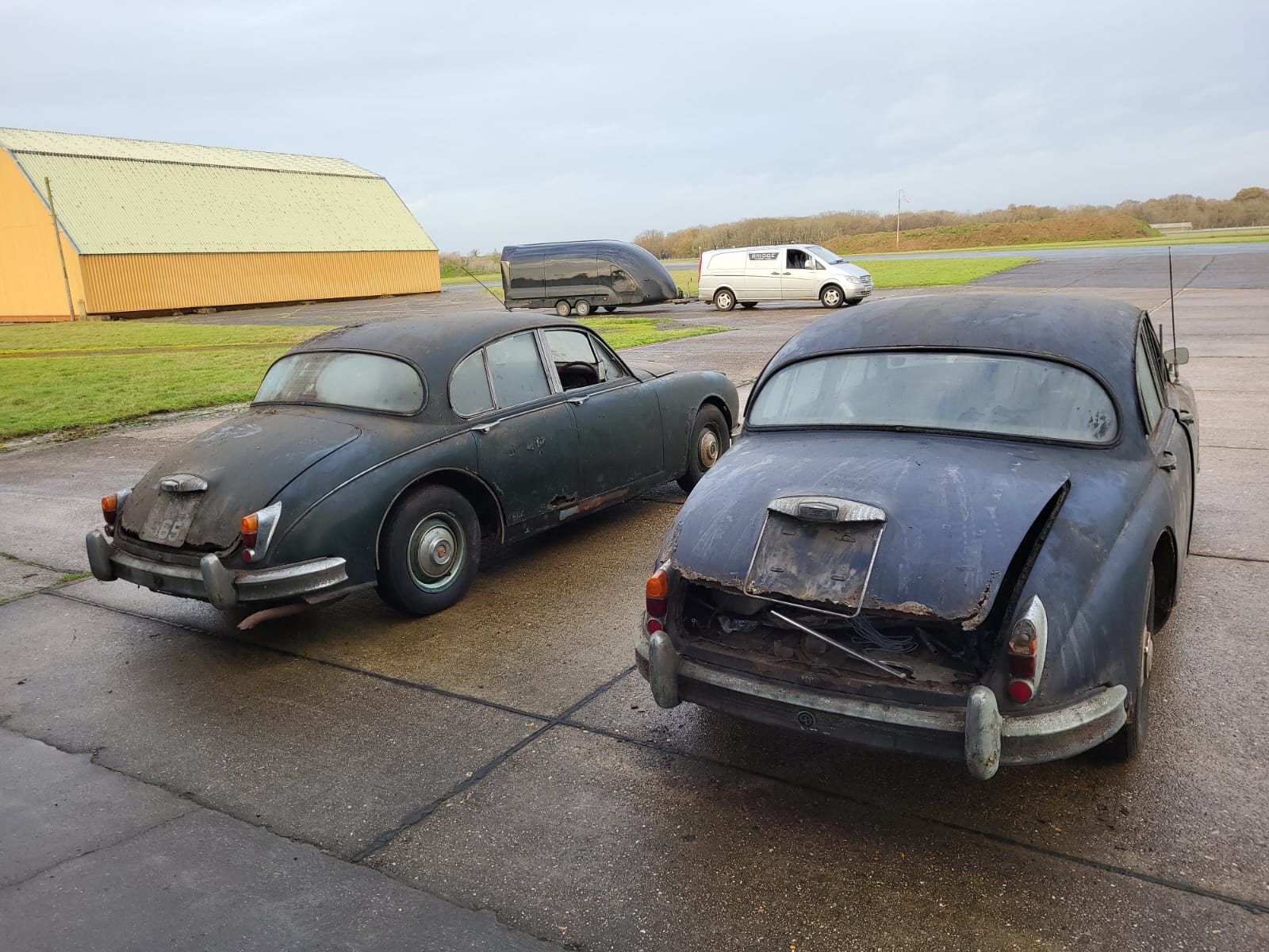 22122022 1964 Daimler V8 250 6 1