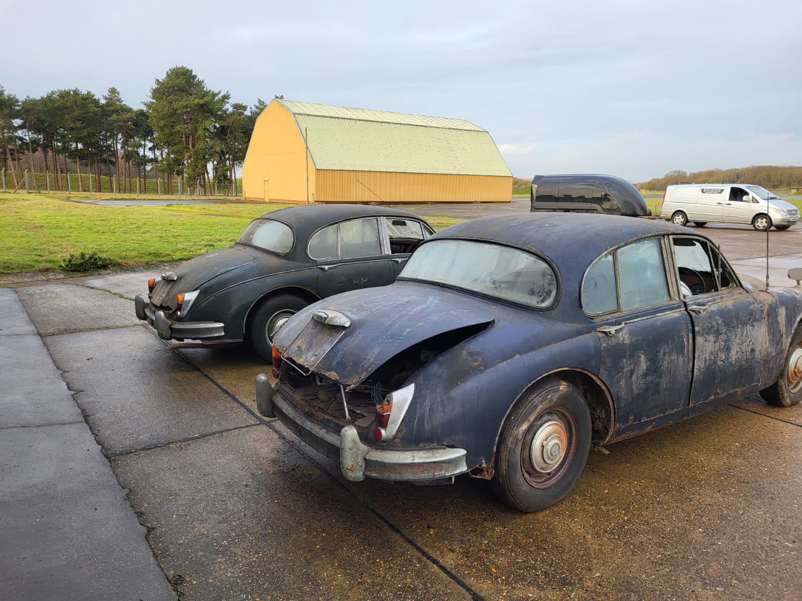 22122022 1964 Daimler V8 250 7 1