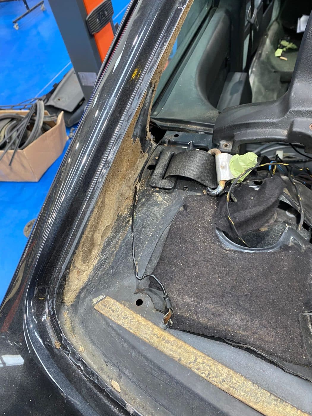 20022023 1987 BMW 635 CSI New Headliner 4 1