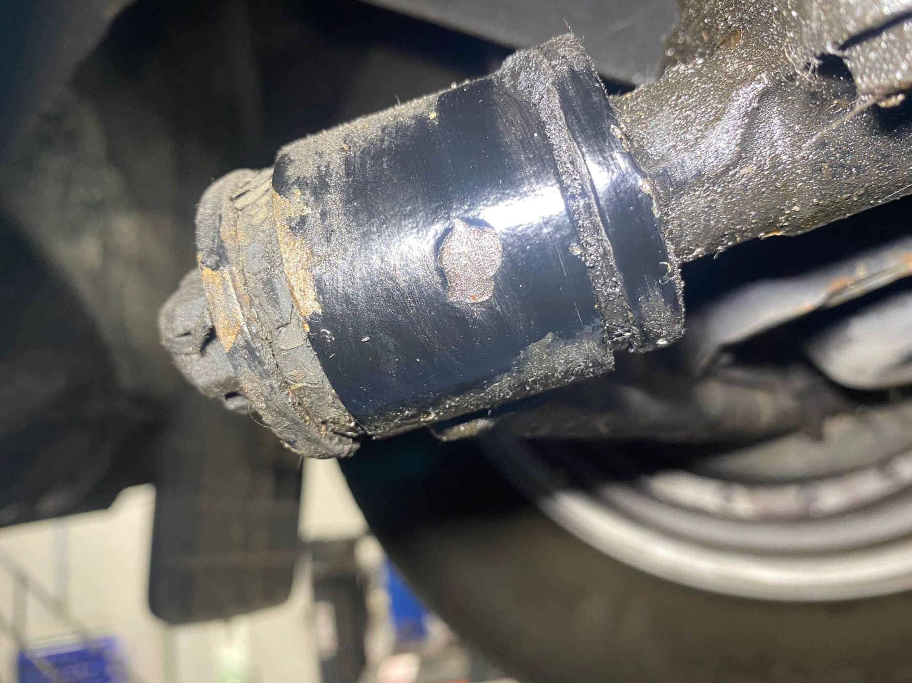 13032023 1975 MGB GT V8 Front Suspension Bushes 4 1