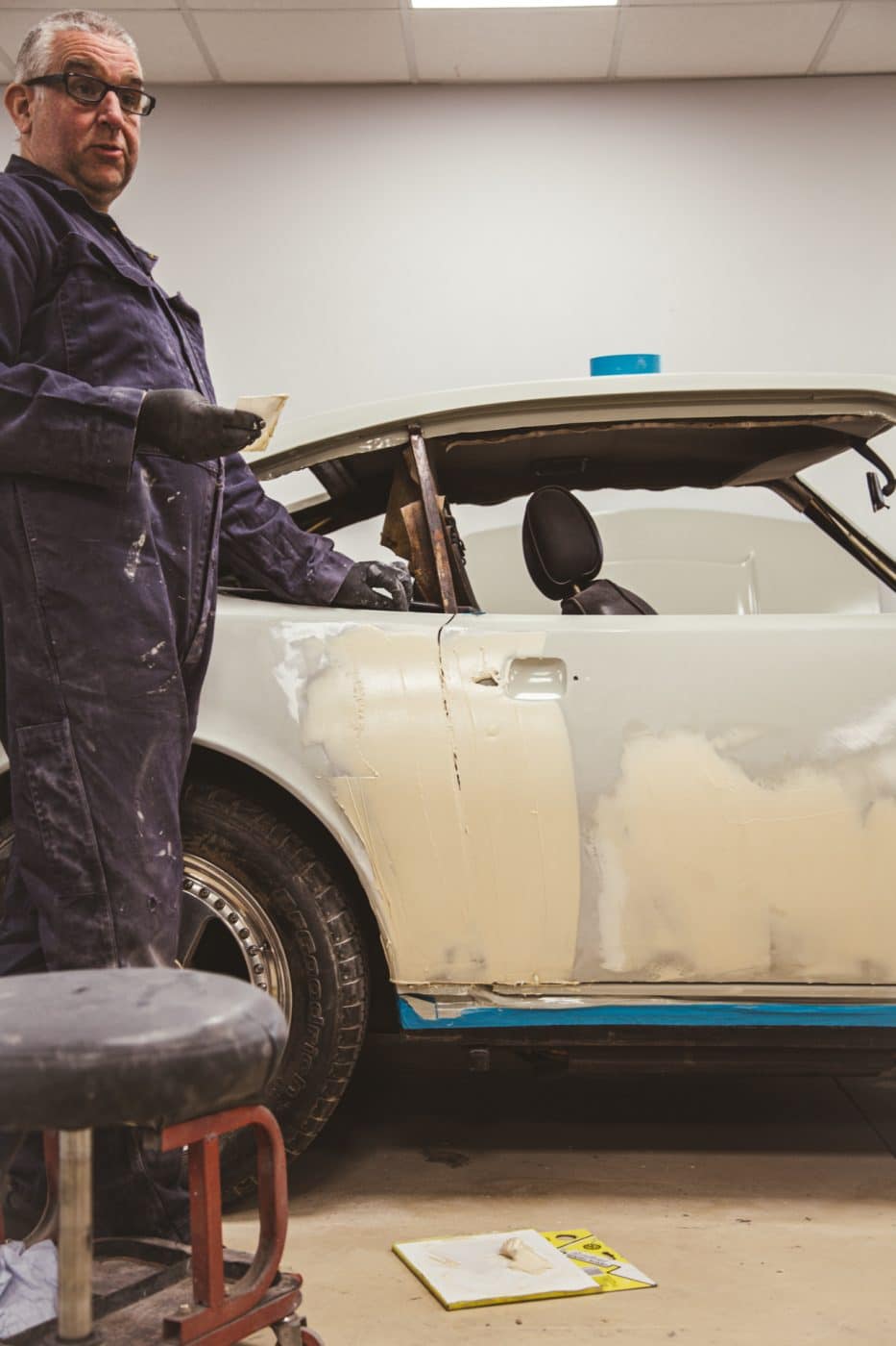 040423 1976 Aston Martin AMV8 Filler 2 1