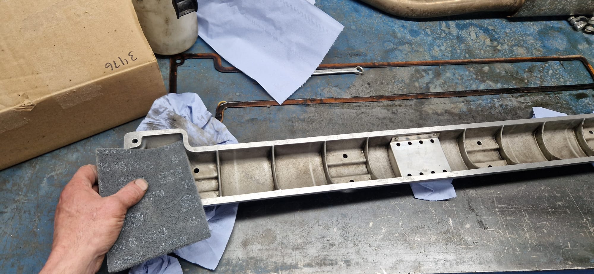 14042023 1965 Aston Martin DB5 rocker cover gaskets 11 1