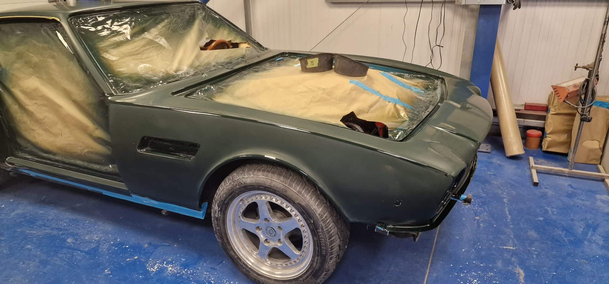 10052023 1976 Aston Martin AMV8 flat and polish 7 1