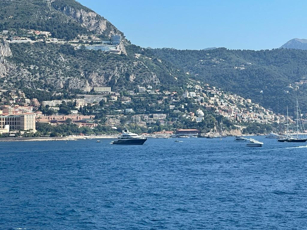 300523 Gordon arriving in France 6 1