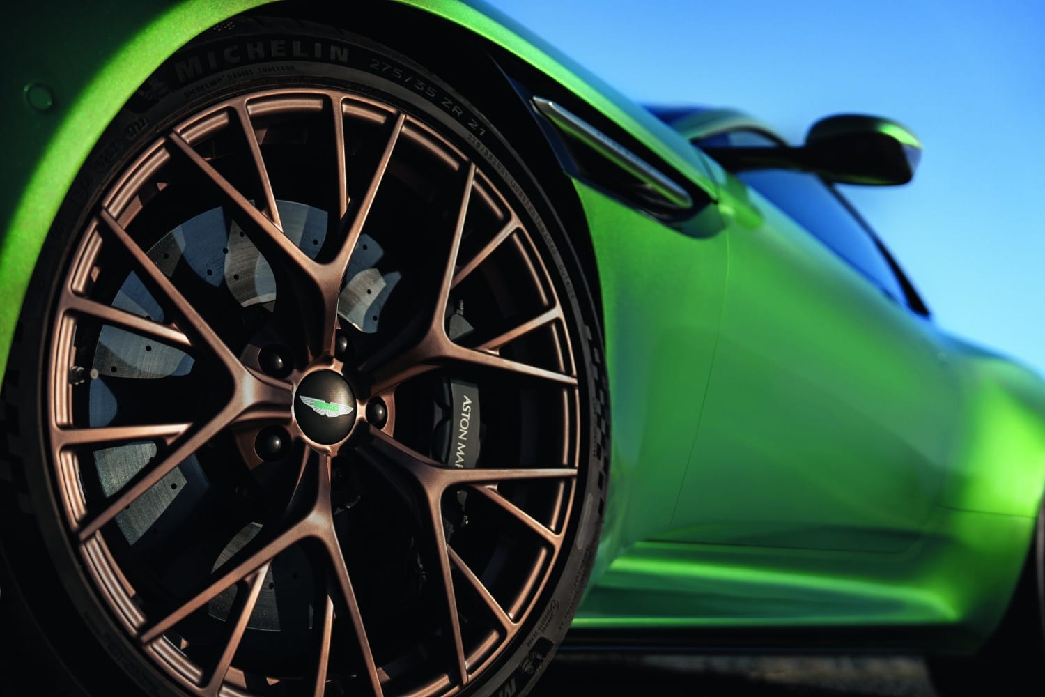 Aston Martin DB12 23 1