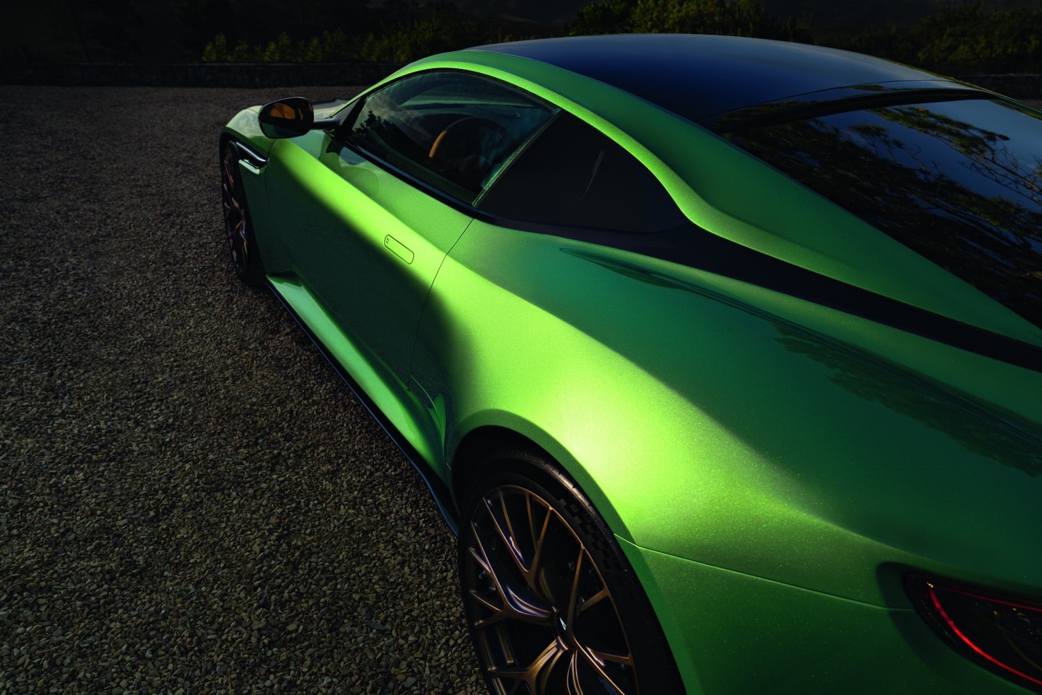 Aston Martin DB12 27 1