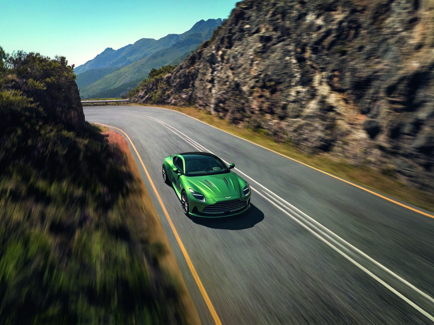 Aston Martin DB12 36 1
