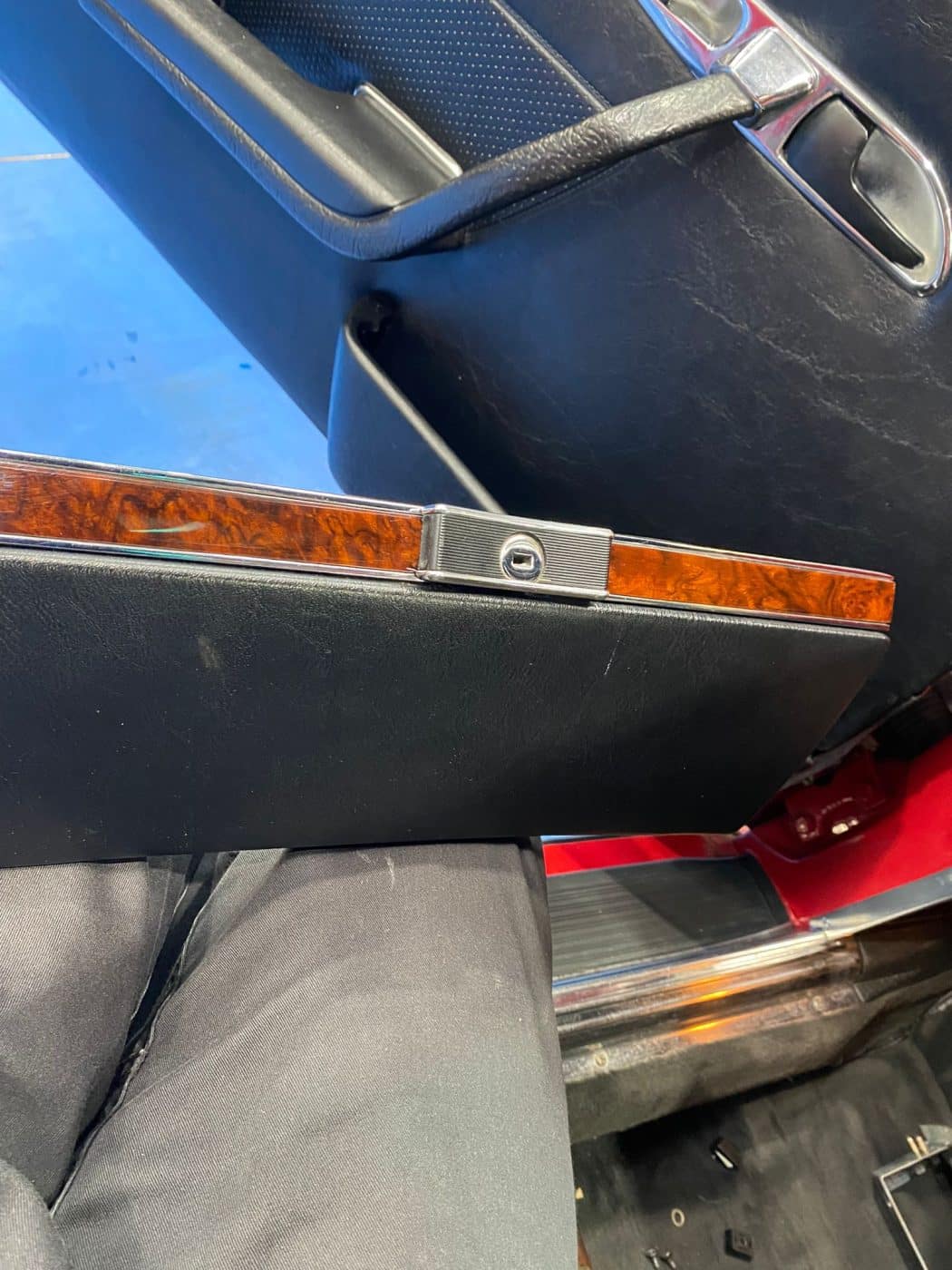 01062023 1988 Mercedes 420SL wood trim 36 1