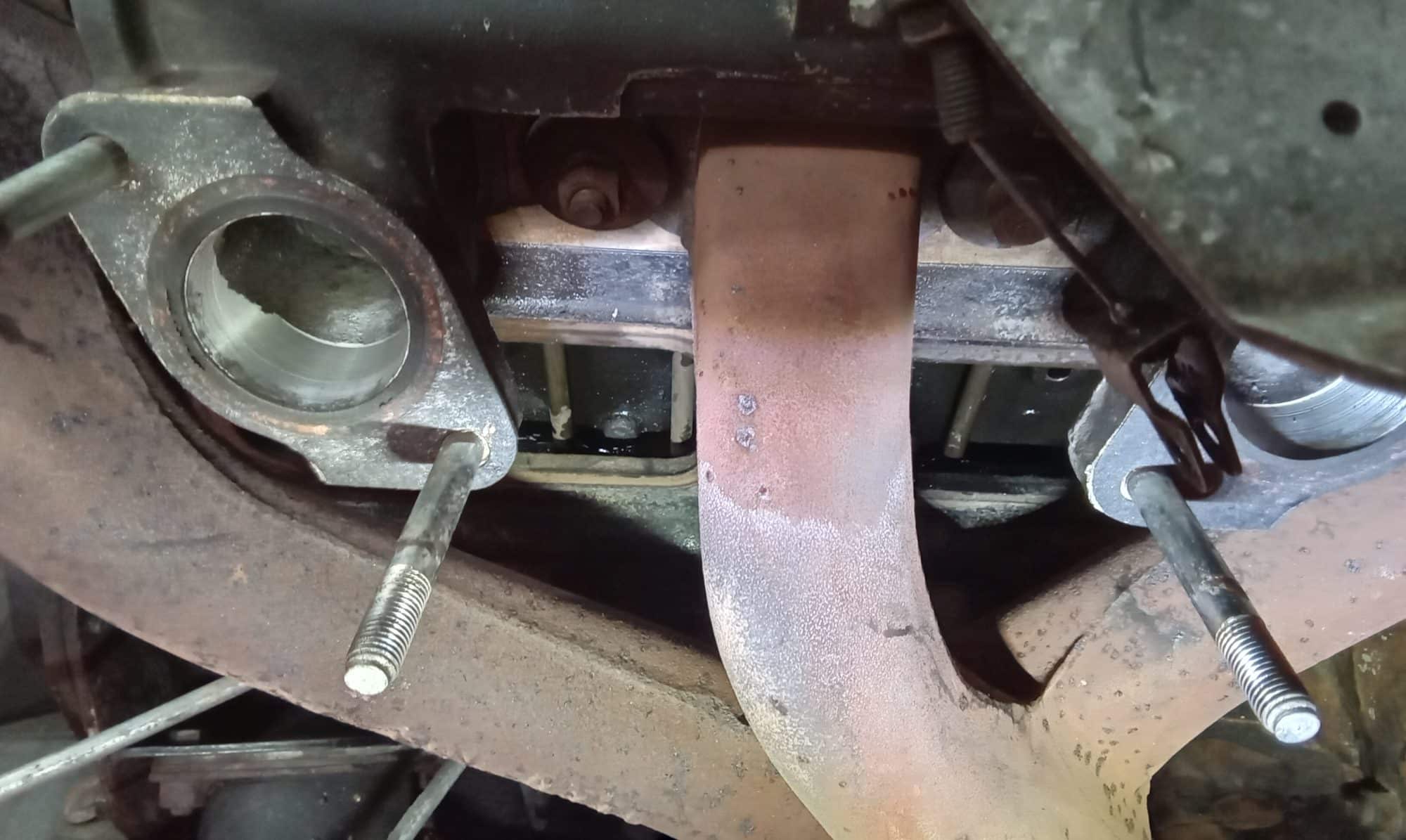 26062023 1980 MGB GT ignition switch and carbs 12 1