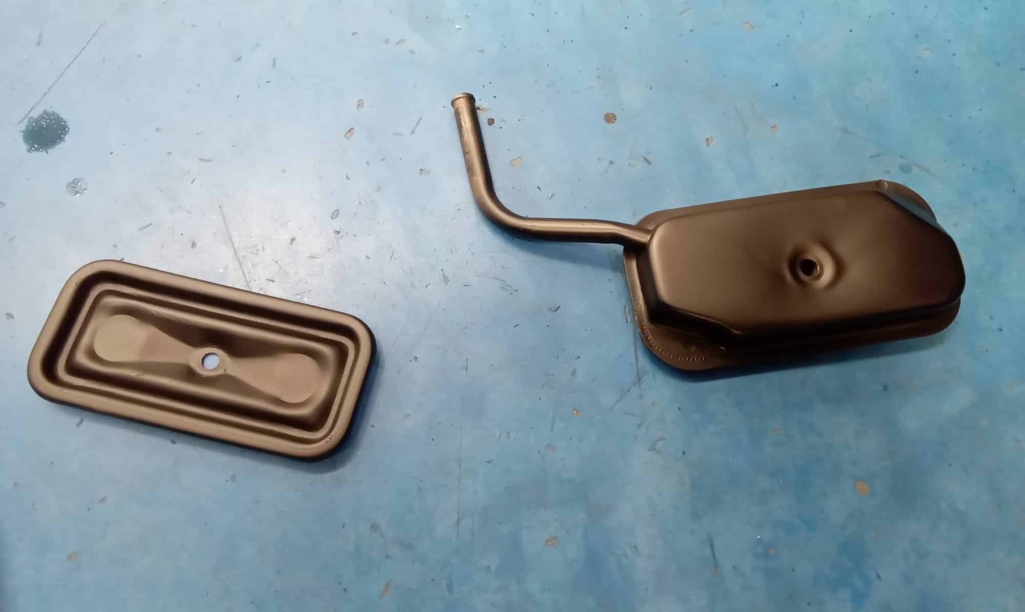 26062023 1980 MGB GT ignition switch and carbs 2 1