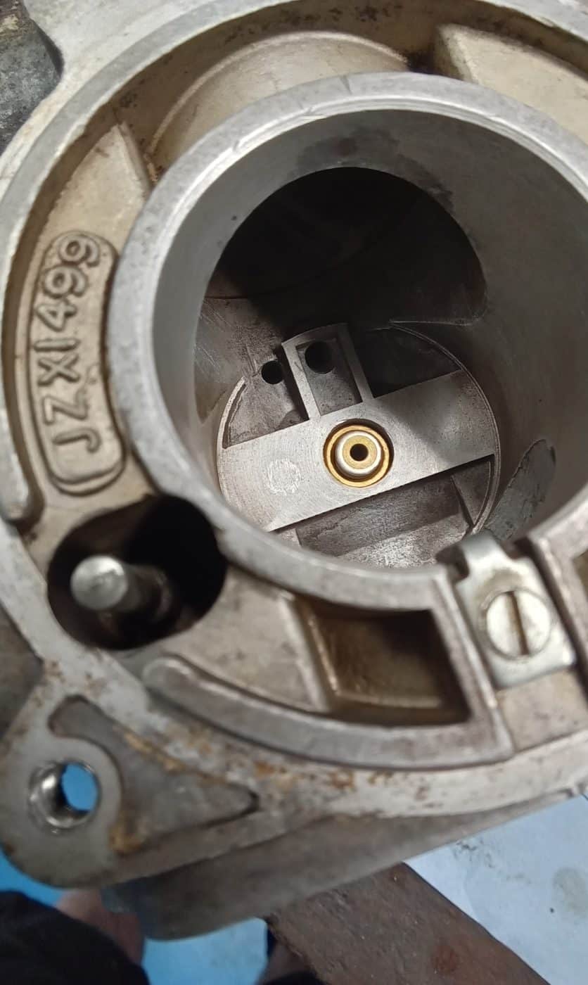 26062023 1980 MGB GT ignition switch and carbs 3 1