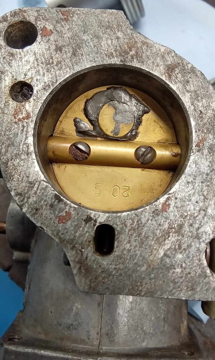 26062023 1980 MGB GT ignition switch and carbs 4 1