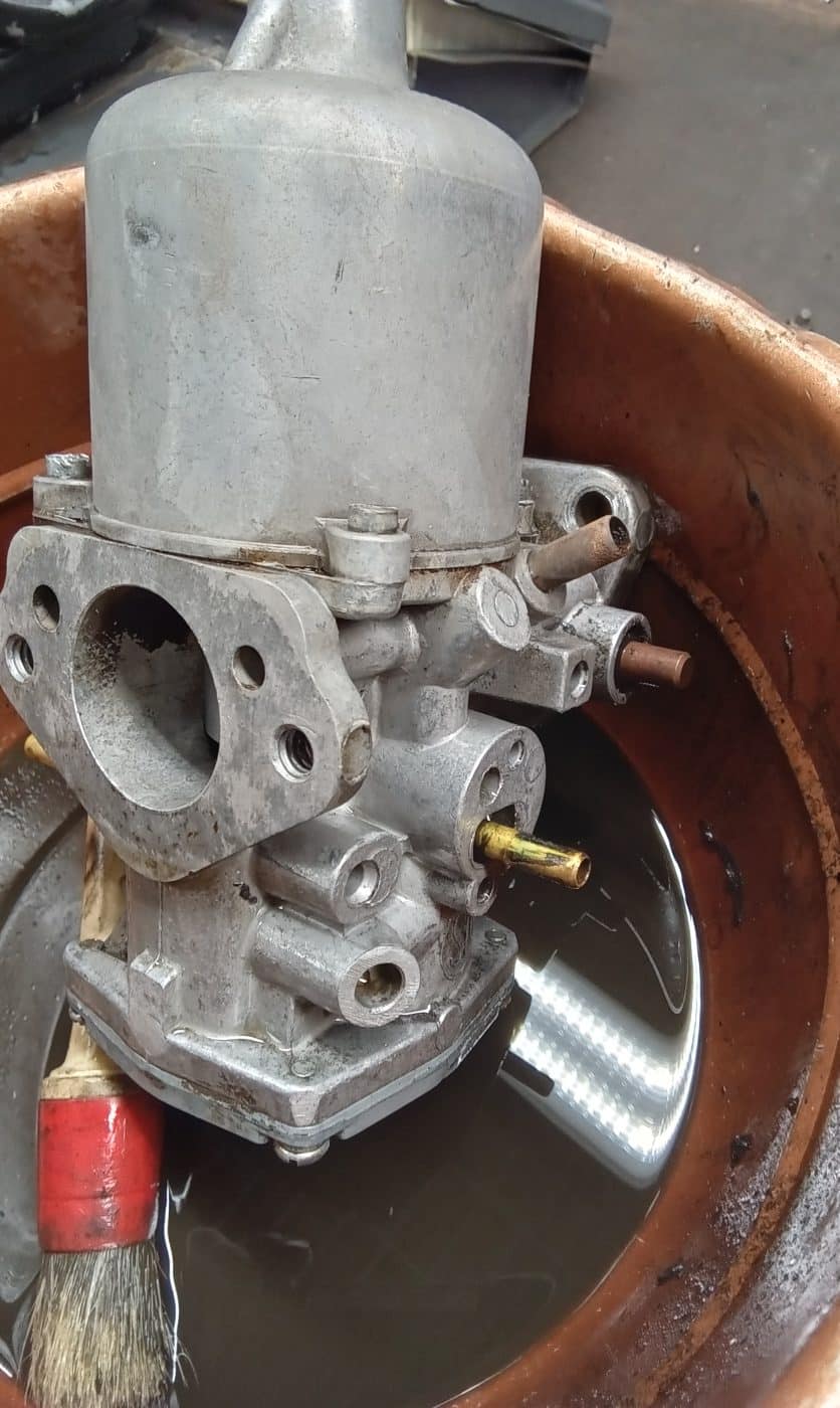 26062023 1980 MGB GT ignition switch and carbs 7 1
