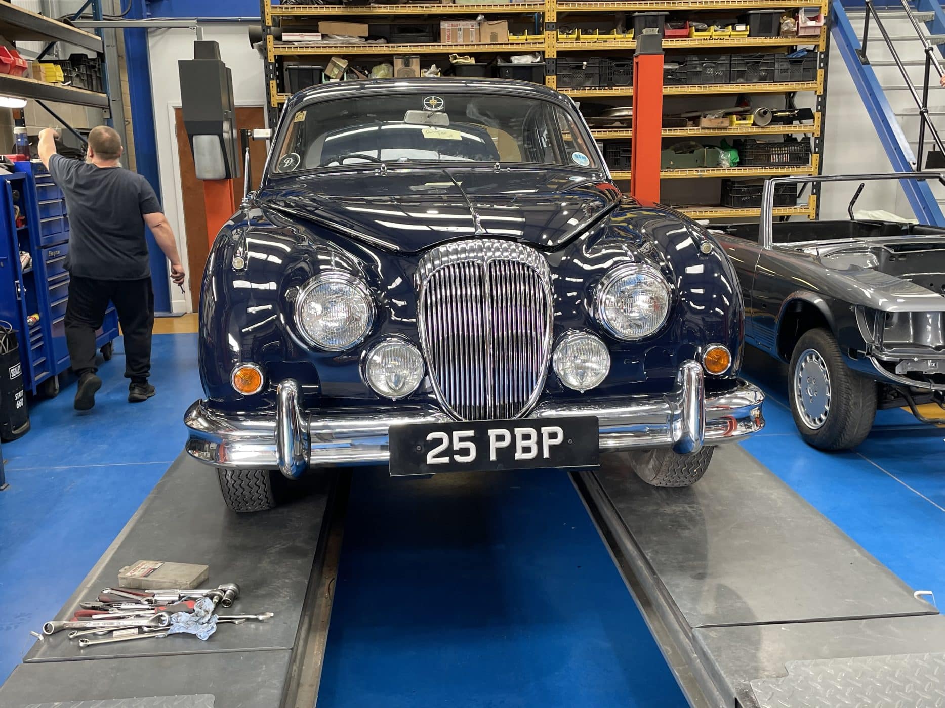 05072023 1964 Daimler 250 V8 nearly finished 10 1