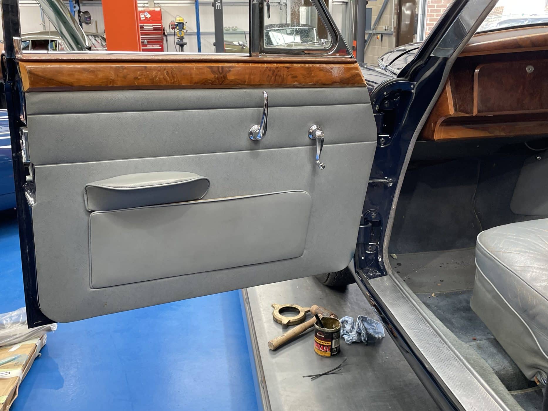 05072023 1964 Daimler 250 V8 nearly finished 2 1