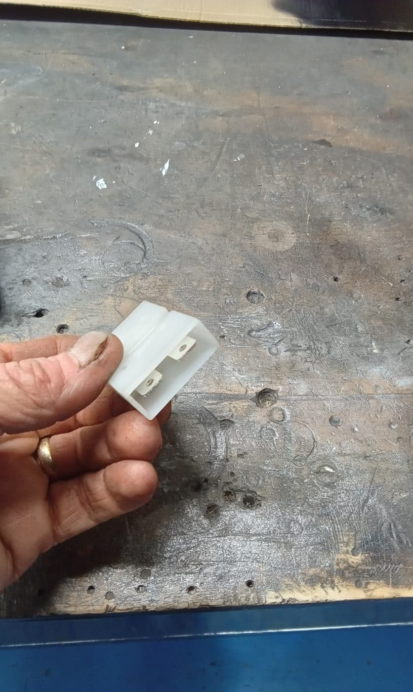 10072023 1967 Austin Healey 3000 new connector block 4 1