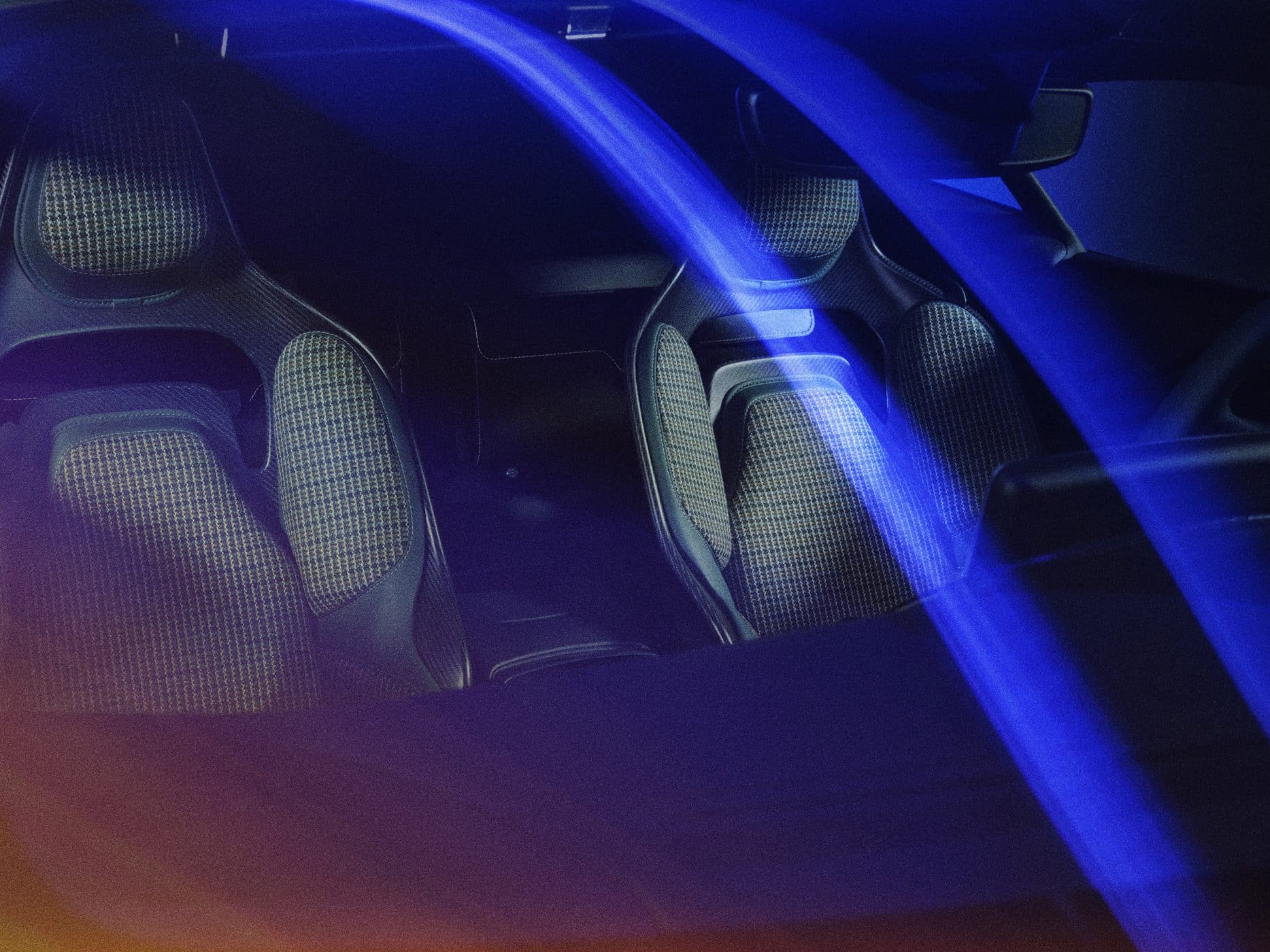 AstonMartinValour 09 1