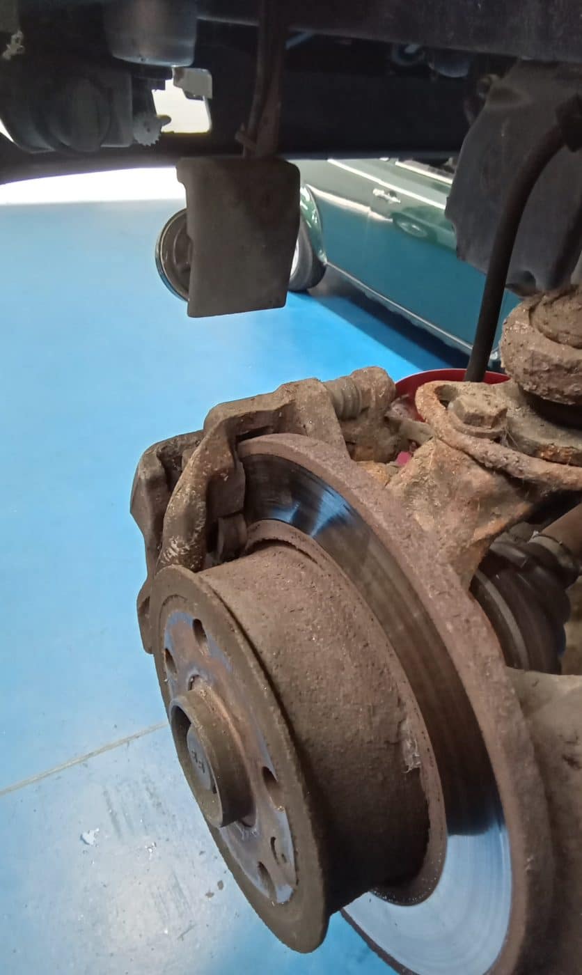 09082023 1991 Volkswagen Transporter T4 service 24 1