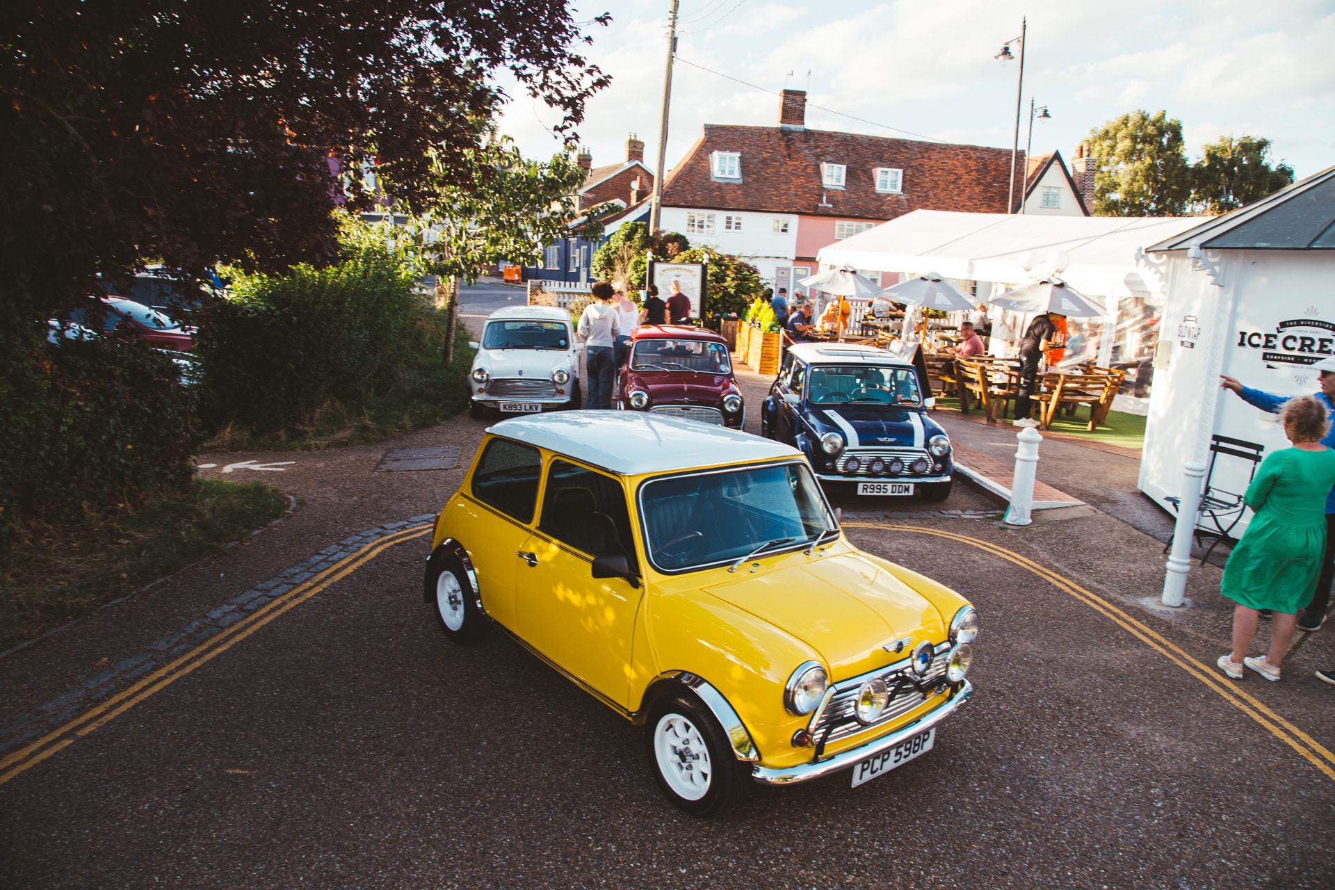 190823 1976 Morris Mini Live from Riverside Theatre BTS 19 1