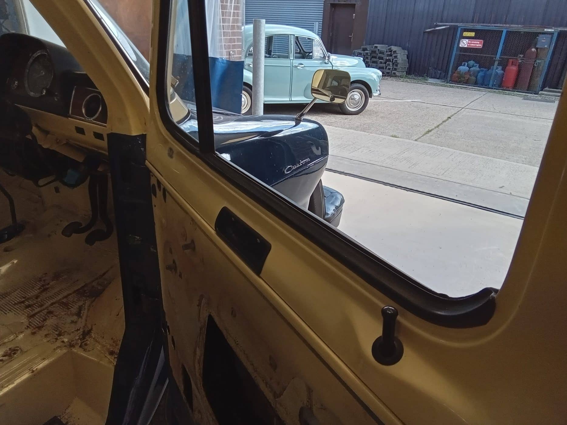 25082023 1972 Ford Transit Tipper Strip Down 69 1