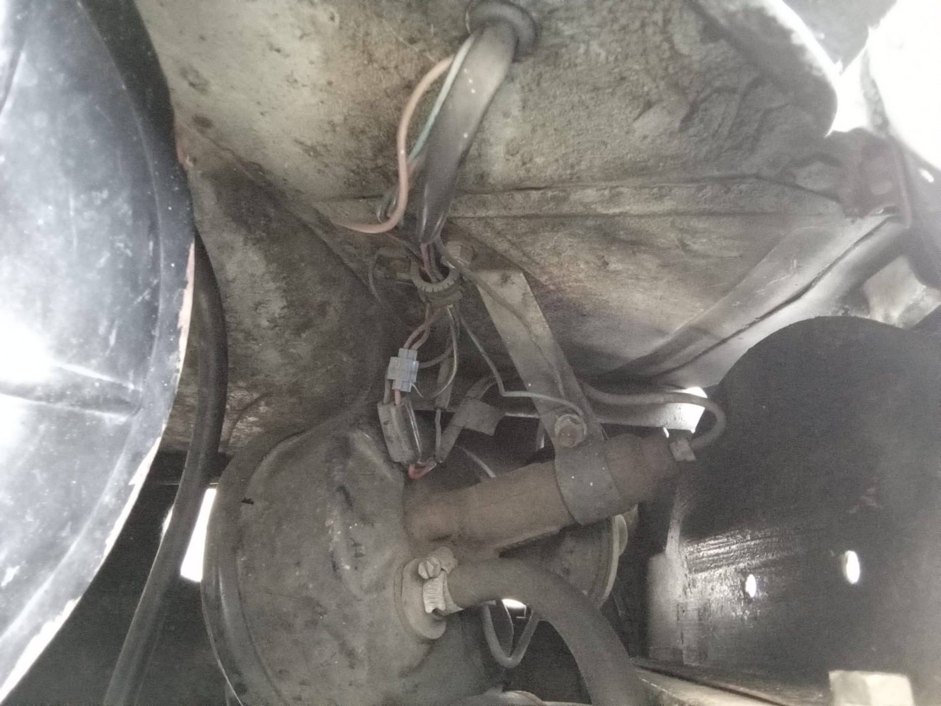 30082023 1960 Morris Minor repair with Mauro 10 1