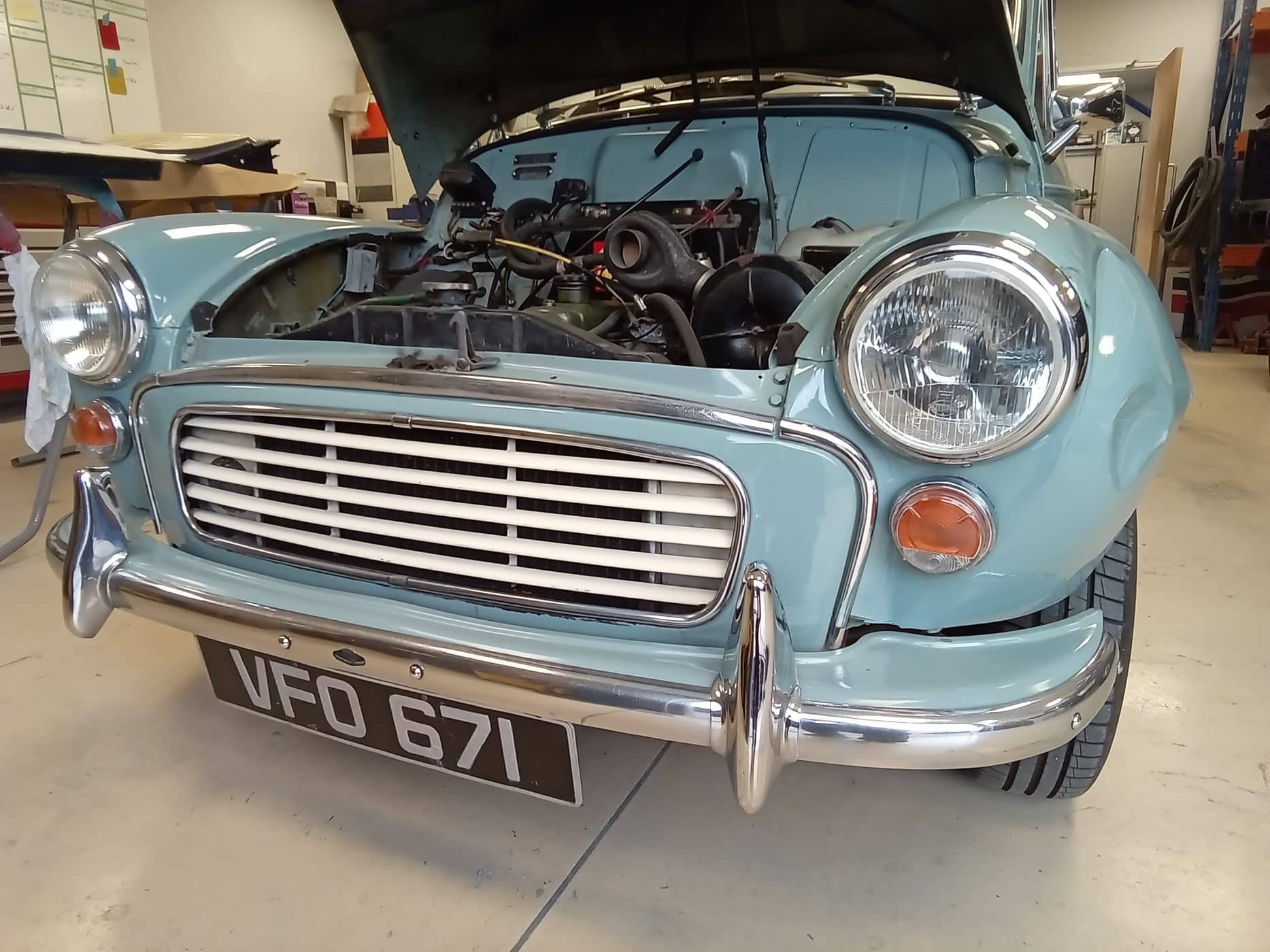 30082023 1960 Morris Minor repair with Mauro 4 1