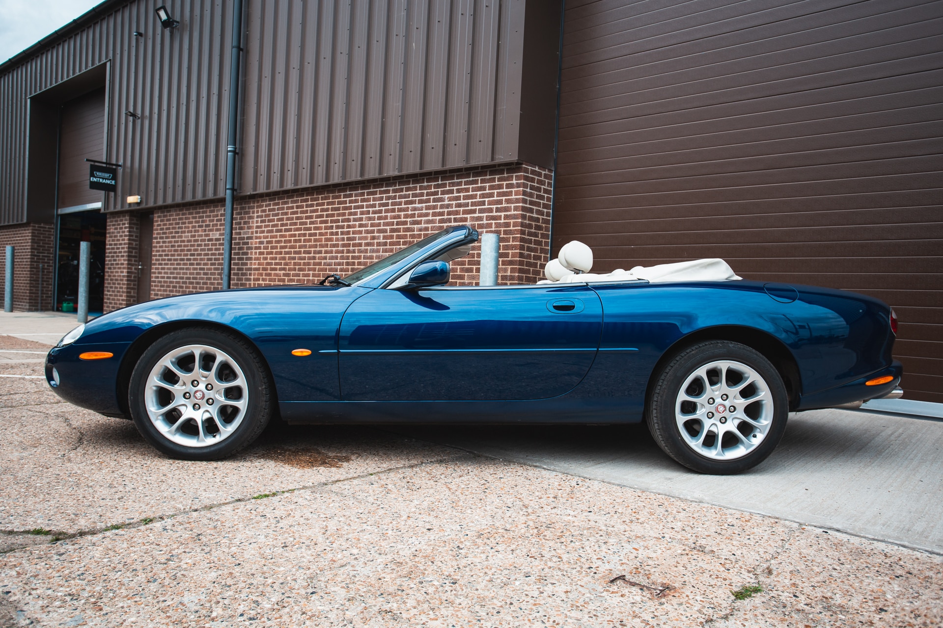 Jaguar XKR Arrival 12 1