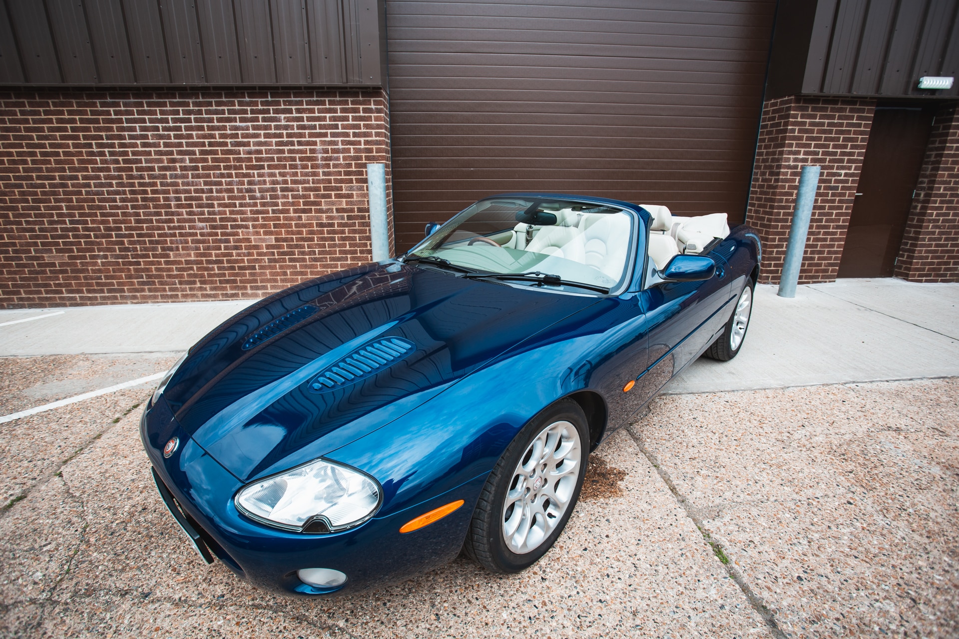 Jaguar XKR Arrival 13 1