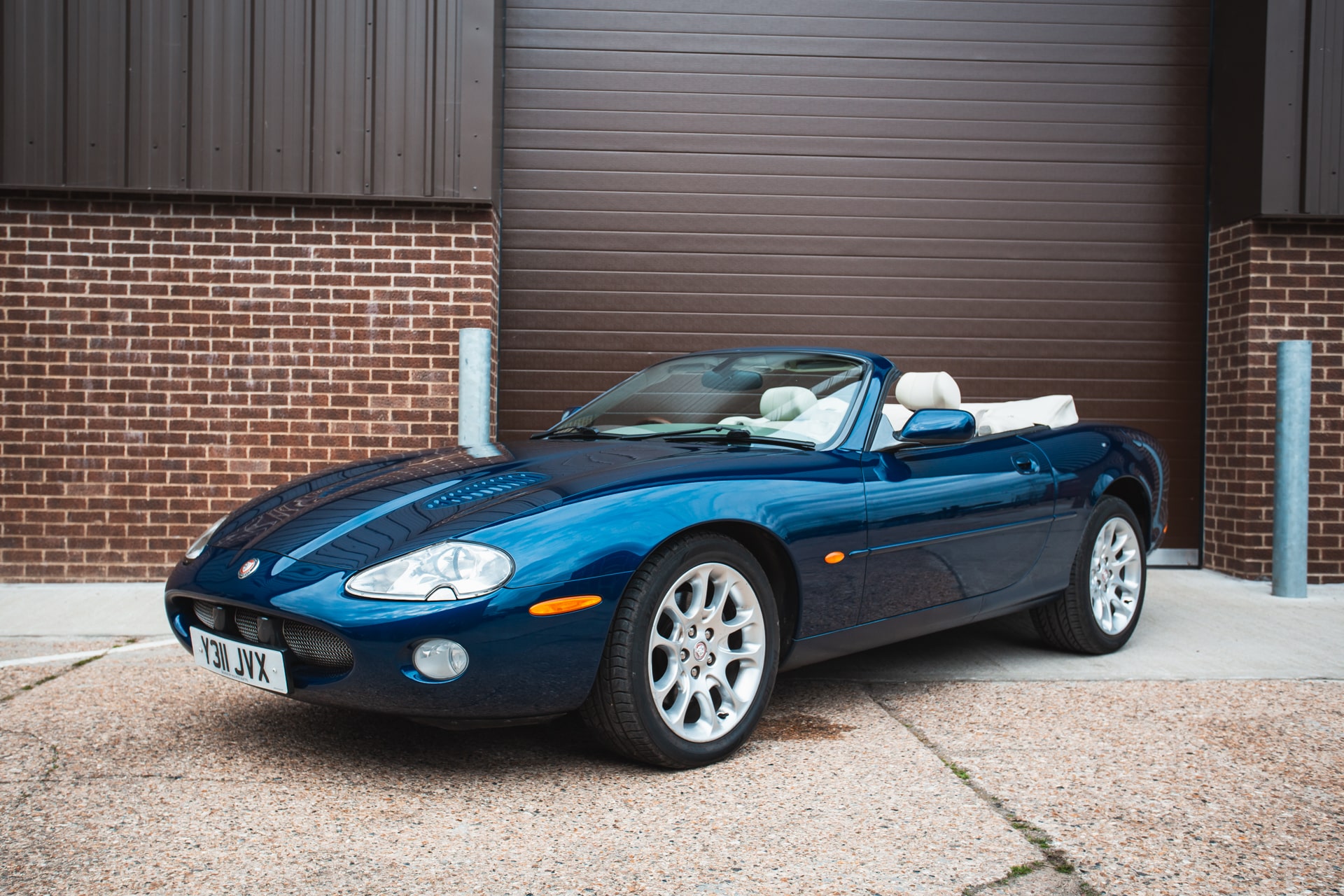 Jaguar XKR Arrival 16 1 1
