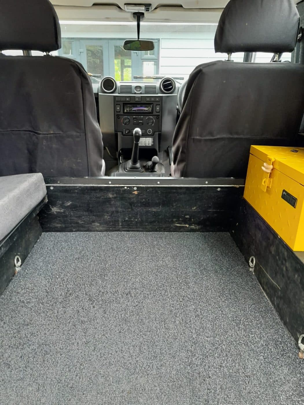 060923 Land Rover 90 2010 3 1
