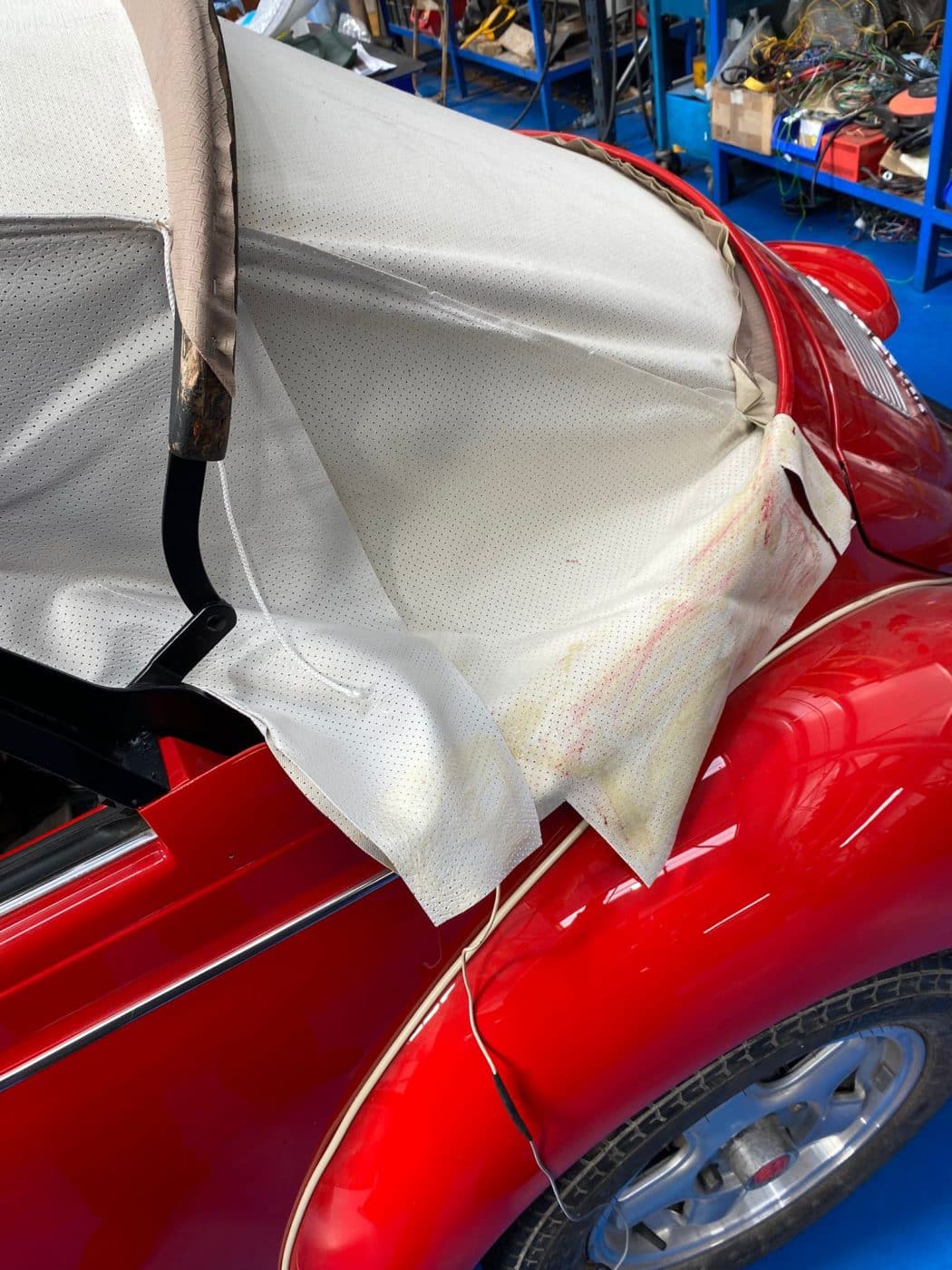 15092023 1974 Volkswagen Beetle headliner 3 1