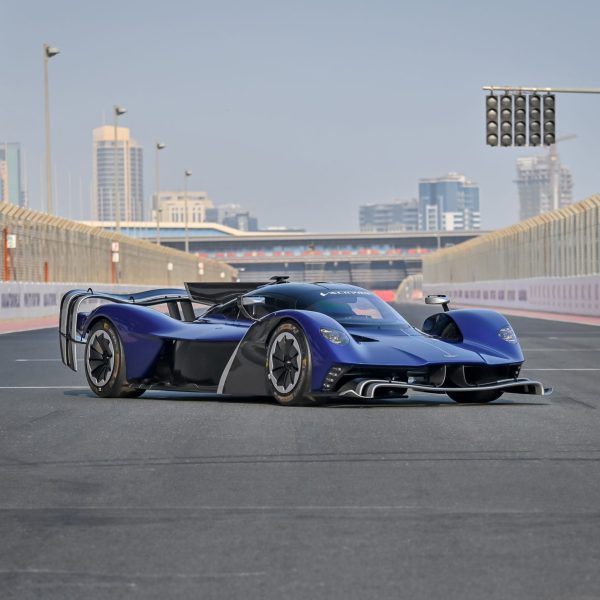 2022 Aston Martin Valkyrie AMR Pro