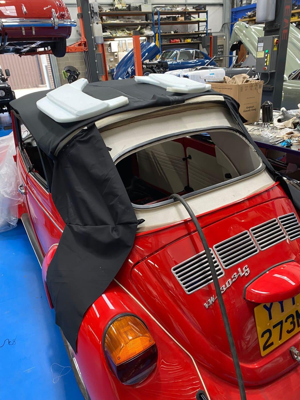 25092023 1974 Volkswagen Beetle seats and roof 27 1