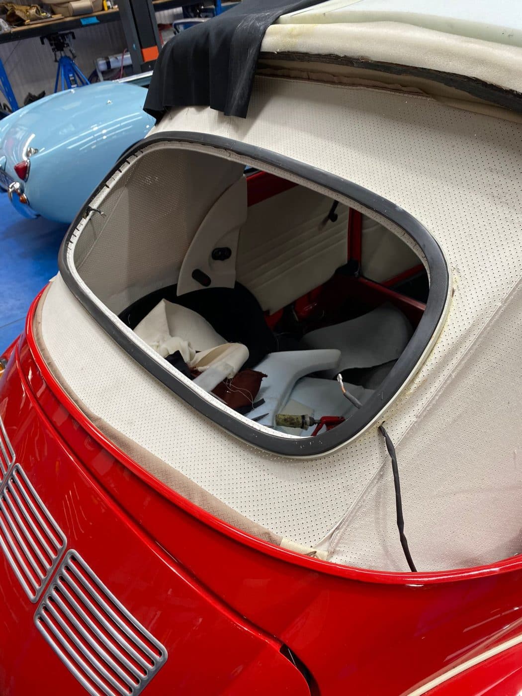 25092023 1974 Volkswagen Beetle seats and roof 28 1