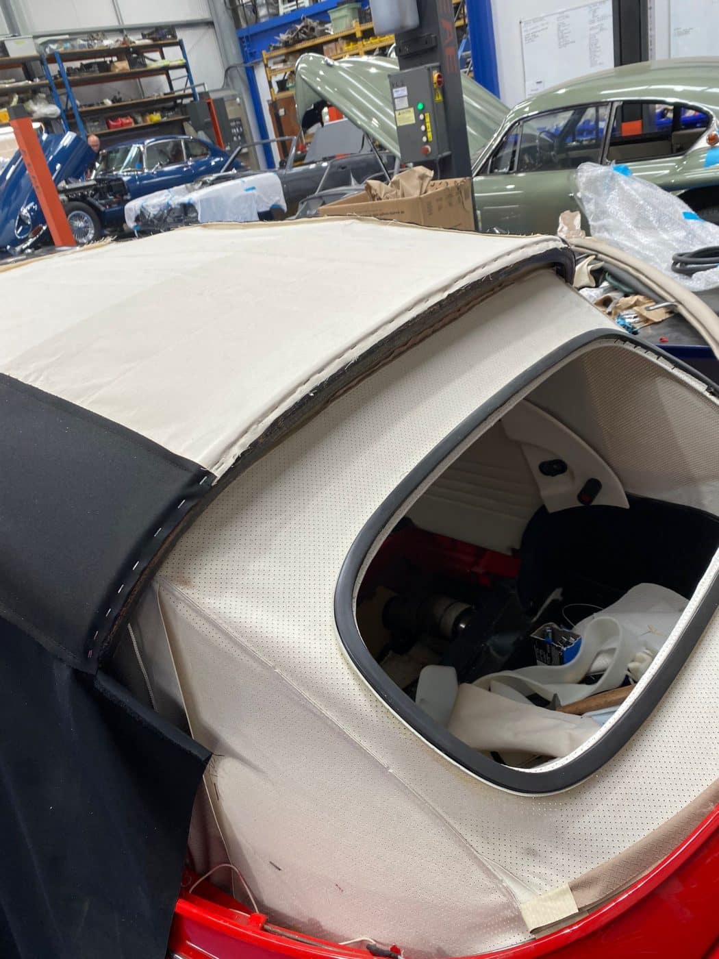 25092023 1974 Volkswagen Beetle seats and roof 30 1