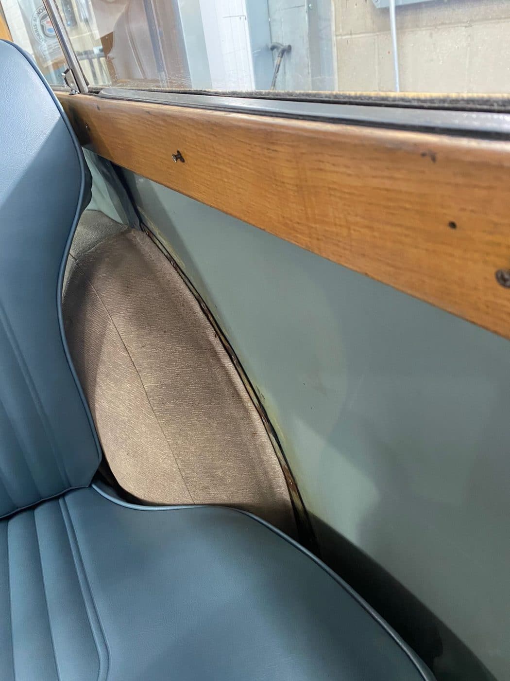 06102023 1965 Morris Traveller interior and assessment 14 1