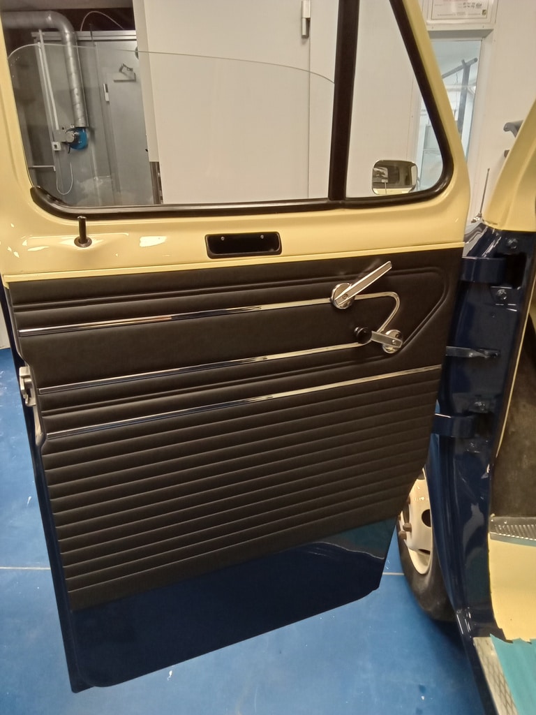 12102023 1972 Ford Transit Tipper window frames and interior back in 3 1